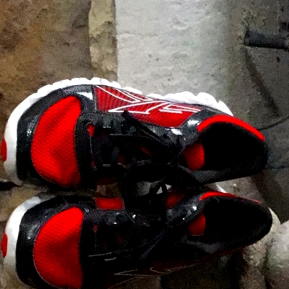 Reebok Zig Tech Unisex Sneakers - Picture 3 of 3